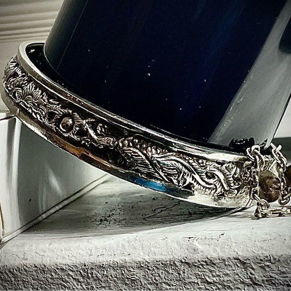 Fine luxurious 95% to 100% purest of antique silver bracelet. Genuine 1950s-60s - Picture 2 of 5